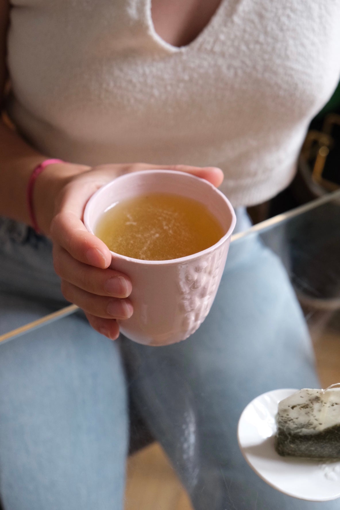 La tasse texturée M porcelaine