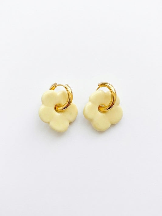 Boucles d’oreilles en porcelaine « Pensée » jaune
