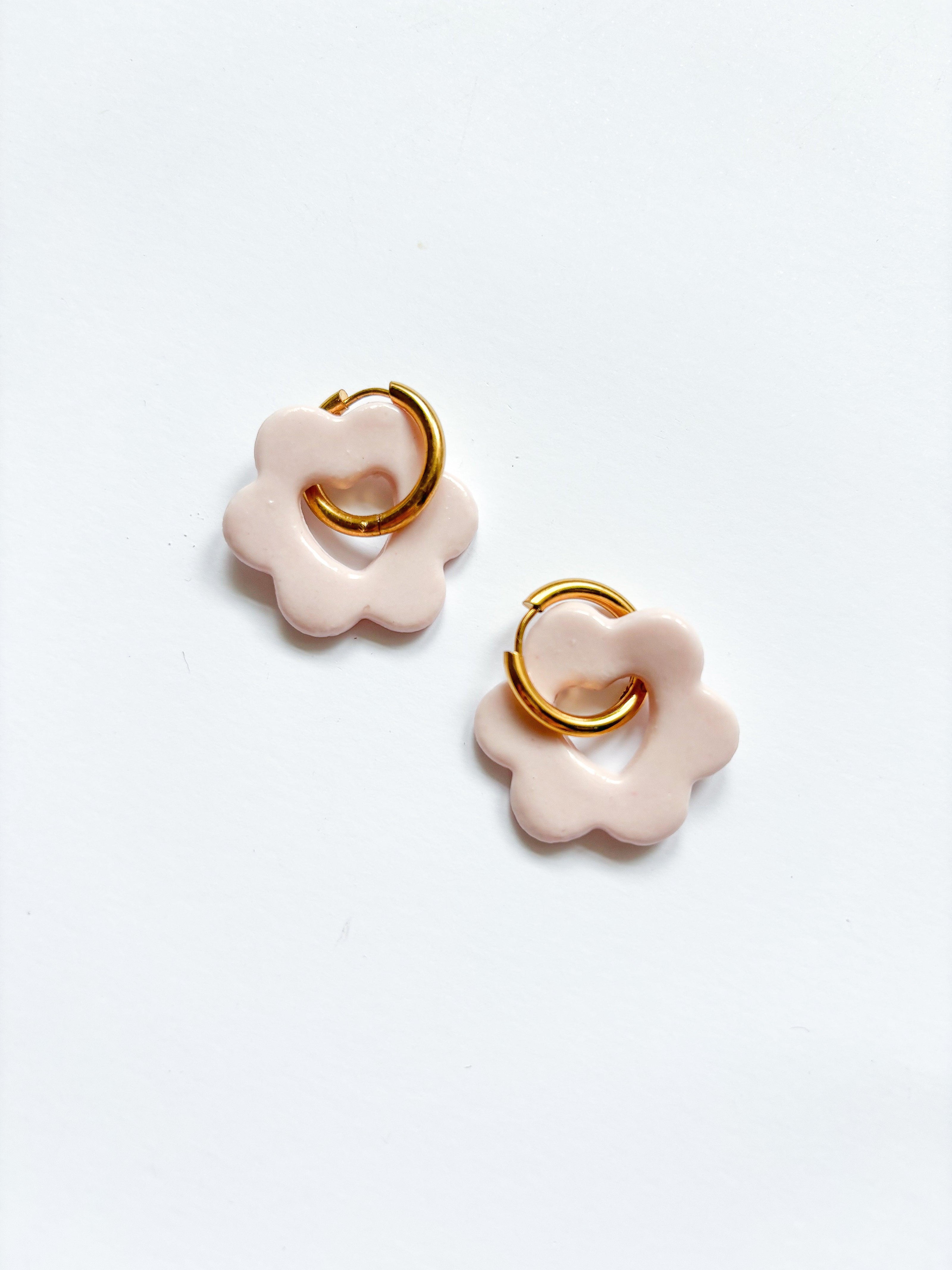 BOUCLES D’OREILLES FLEUR EN PORCELAINE Lisa Colin Céramique