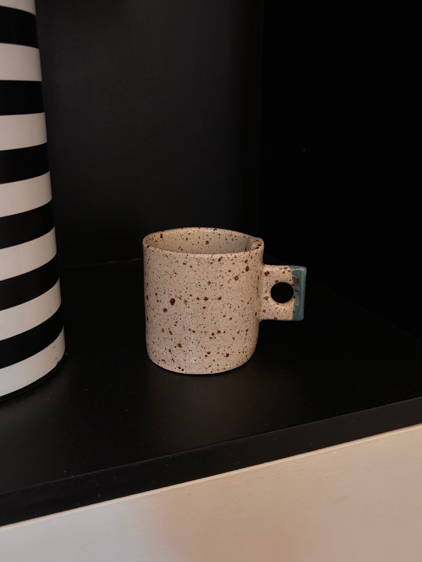 Tasse à café en grès 06