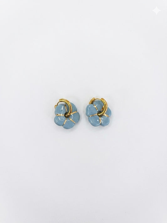 Boucles d’oreilles en porcelaine « Pensée » Turquoise et or