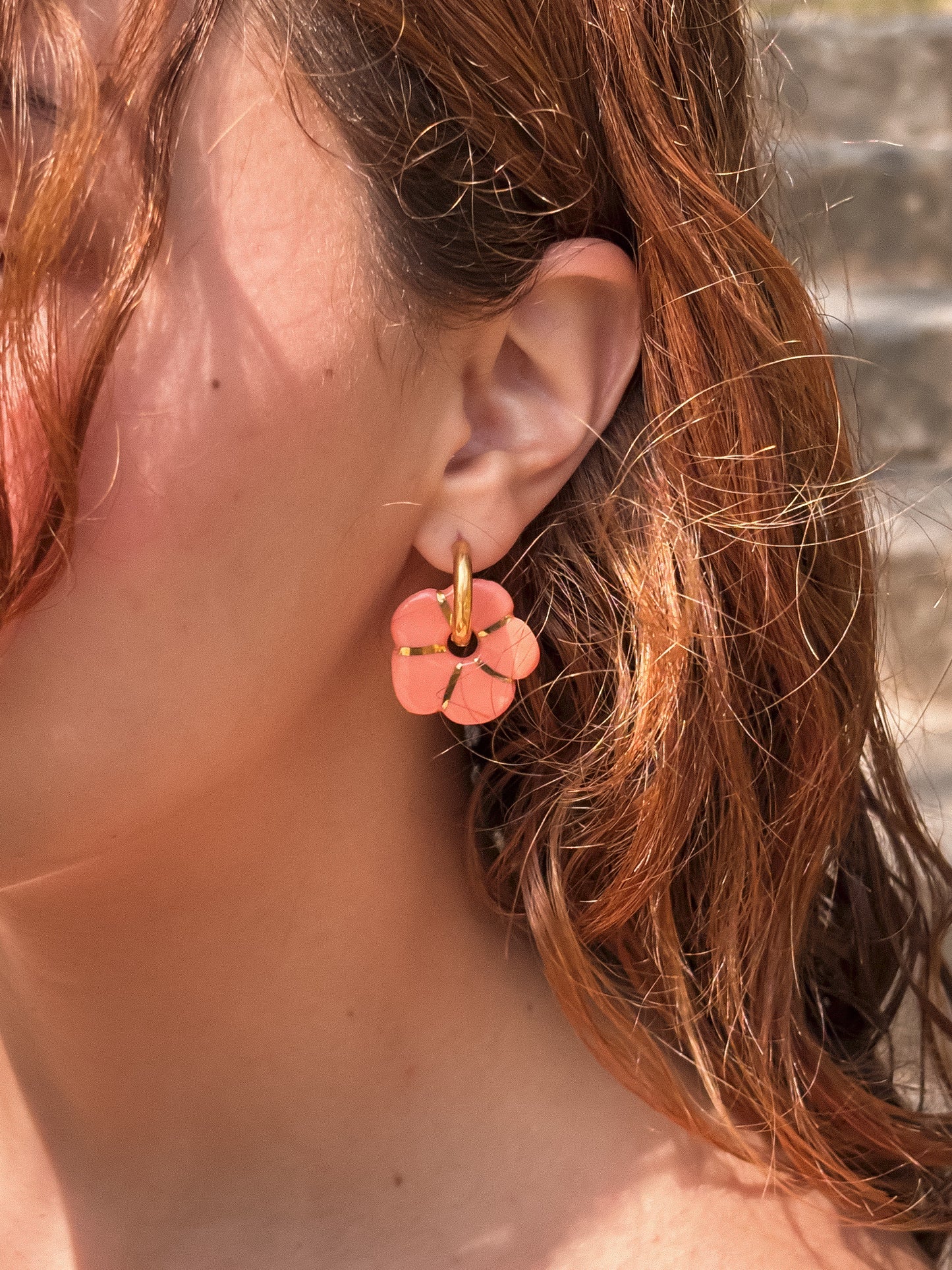 Boucles d’oreilles en porcelaine « Pensée » Orange et or