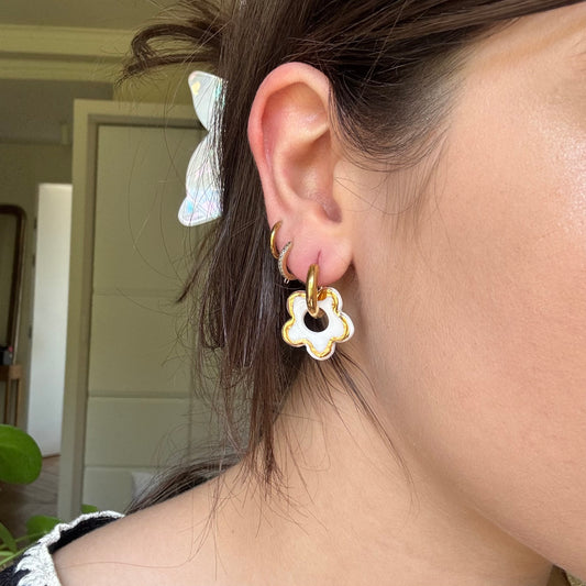 Boucles d’oreilles Emma en porcelaine dorées à l’or fin