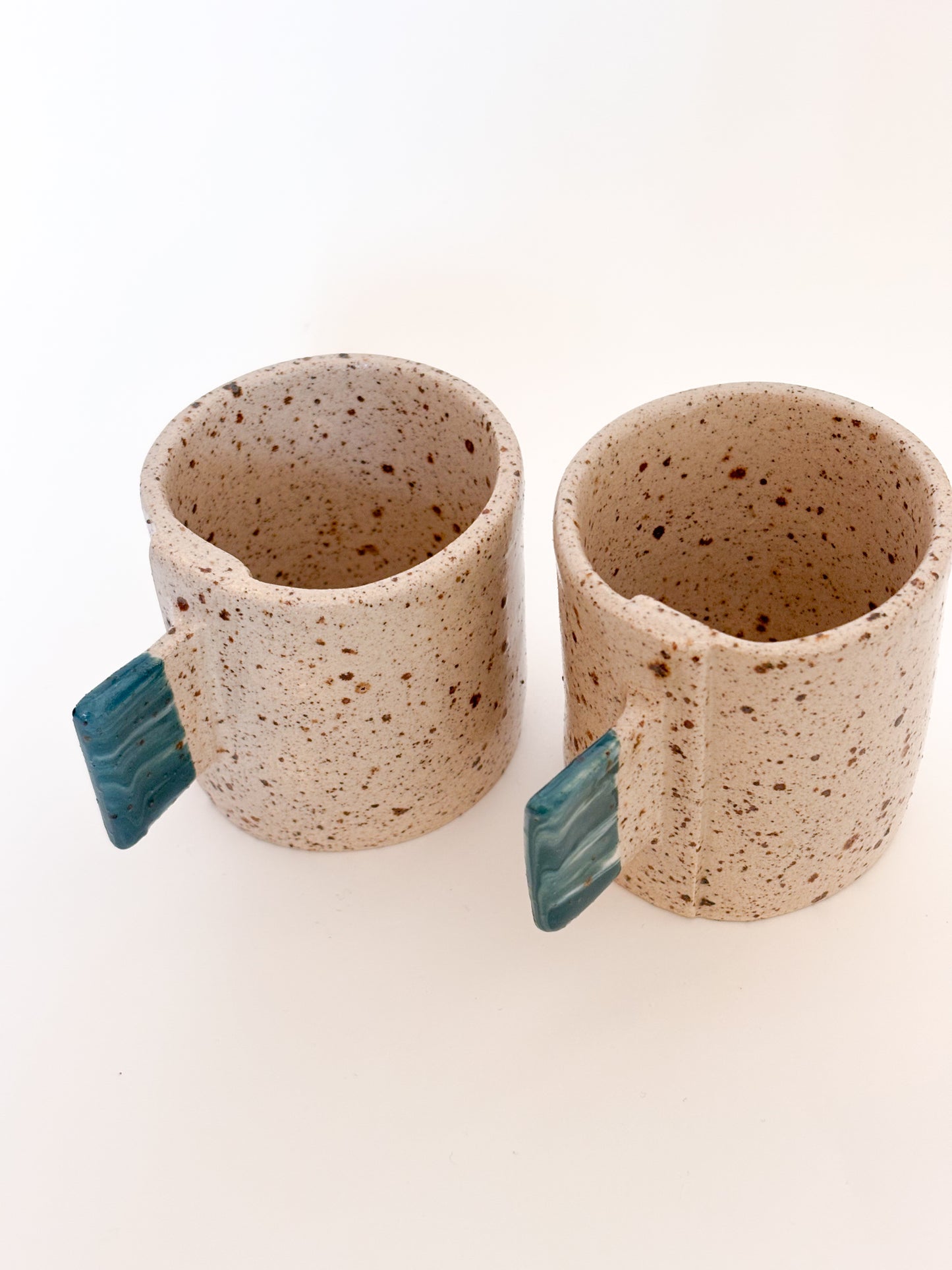 Tasse à café en grés 02
