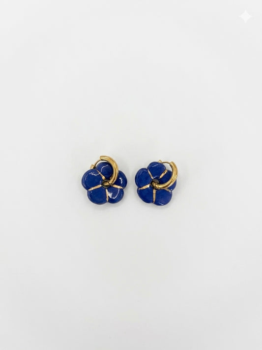 Boucles d’oreilles en porcelaine « Pensée » Cobalt et or