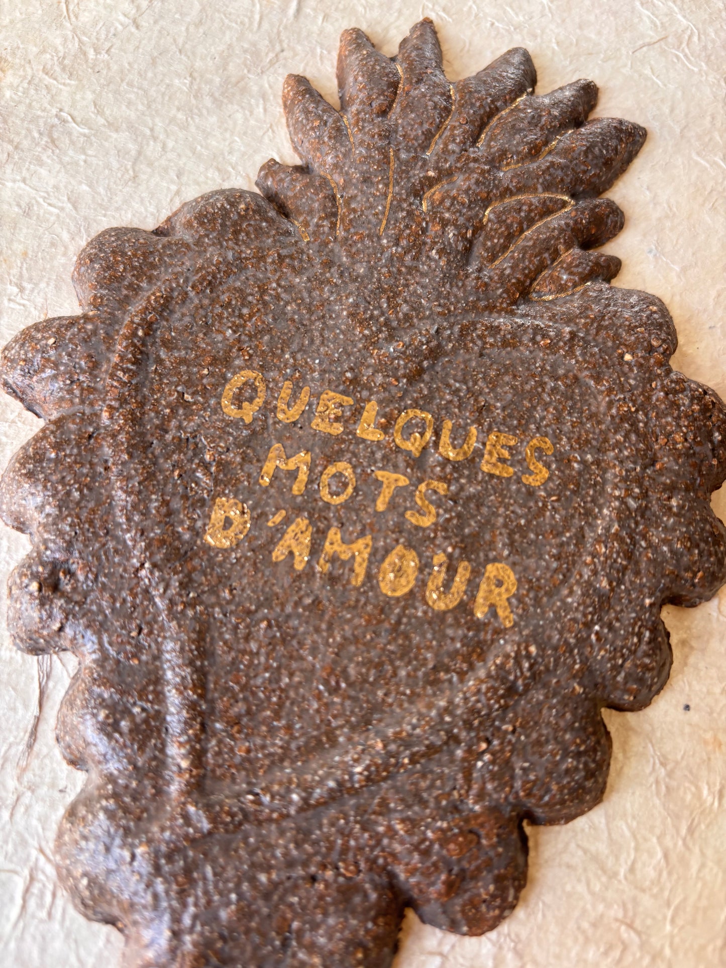 Ex-voto en céramique et or