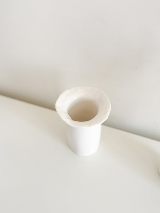 Petit Vase n•3 / Soliflore en Porcelaine – Pièce Unique