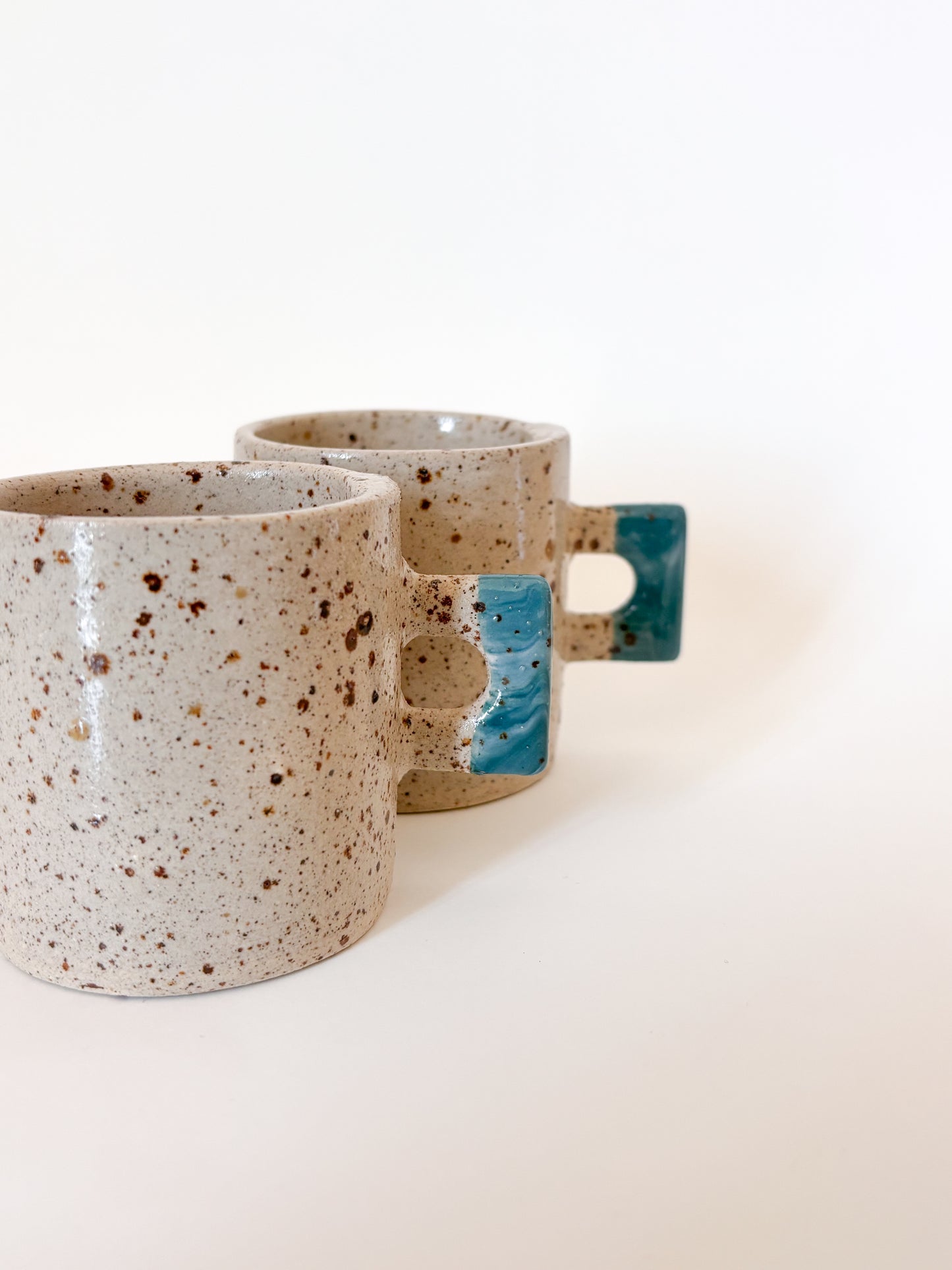 Tasse à café en grès 01