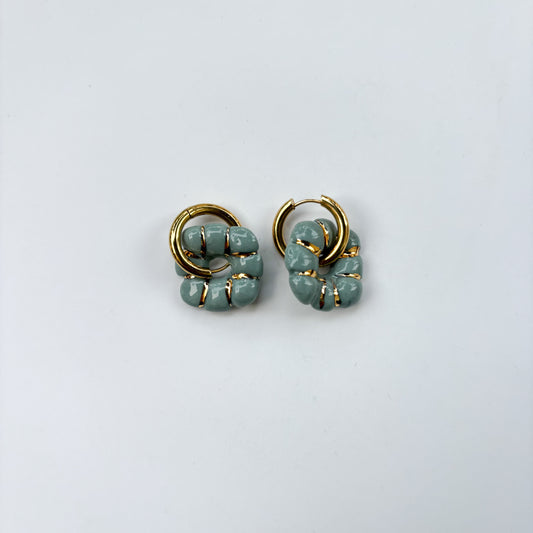 Boucles d’oreilles Françoise en porcelaine dorées à l’or fin