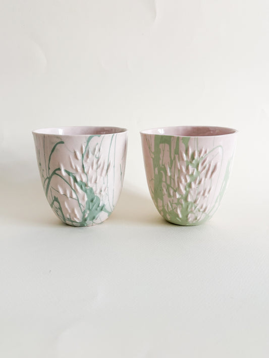 Tasse tactile herisson en porcelaine - Taille M rose et vert pomme (250ml)