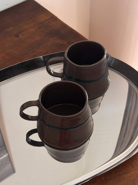 Tasse à café grise et verte