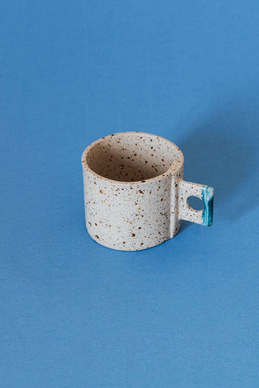 Tasse à café en grès 06