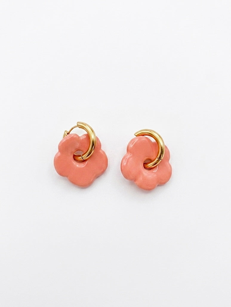 Boucles d’oreilles en porcelaine « Pensée » corail