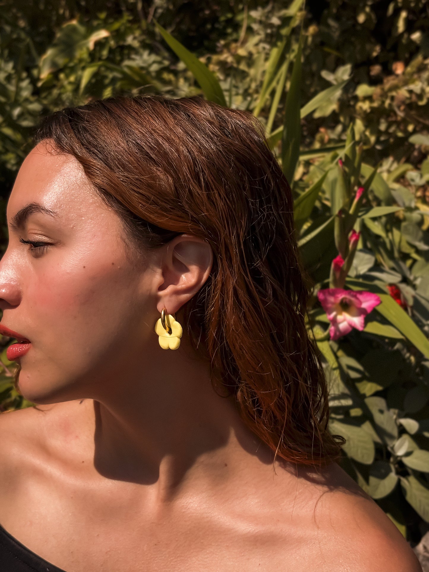 Boucles d’oreilles en porcelaine « Pensée » jaune