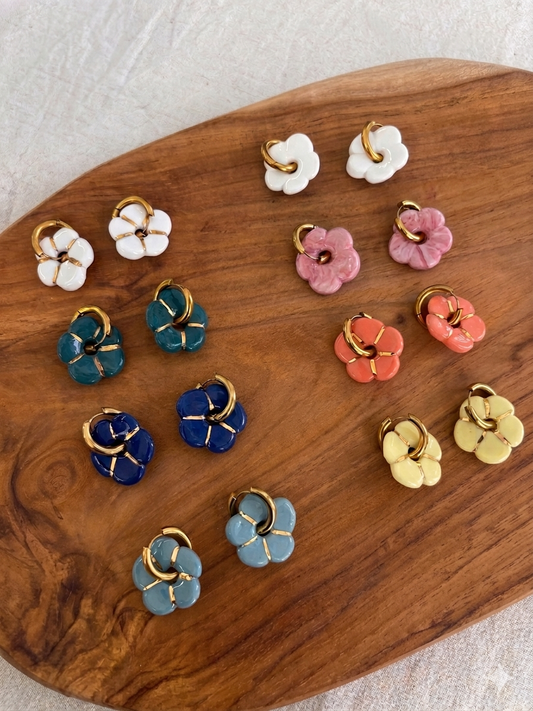 Boucles d’oreilles en porcelaine « Pensée » Cobalt et or