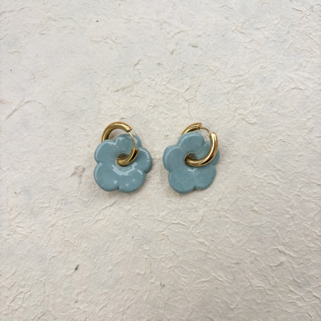Boucles d’oreilles en porcelaine « Pensée » – Bleu