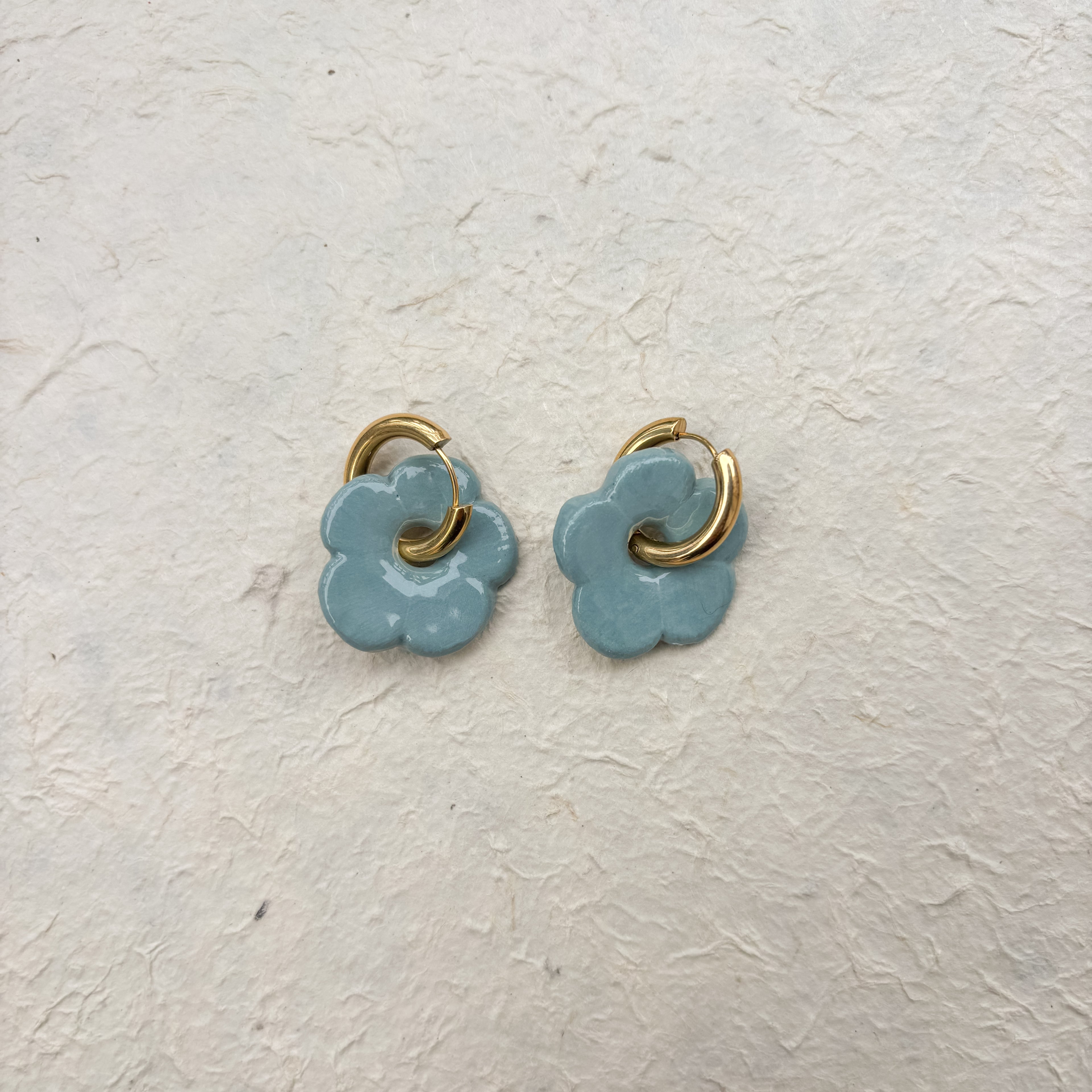 Boucles d’oreilles en porcelaine « Pensée » – Bleu